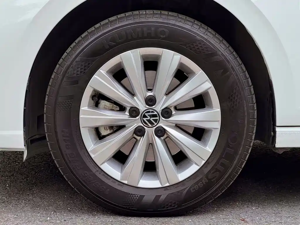 Volkswagen Lavida — миниатюра 9