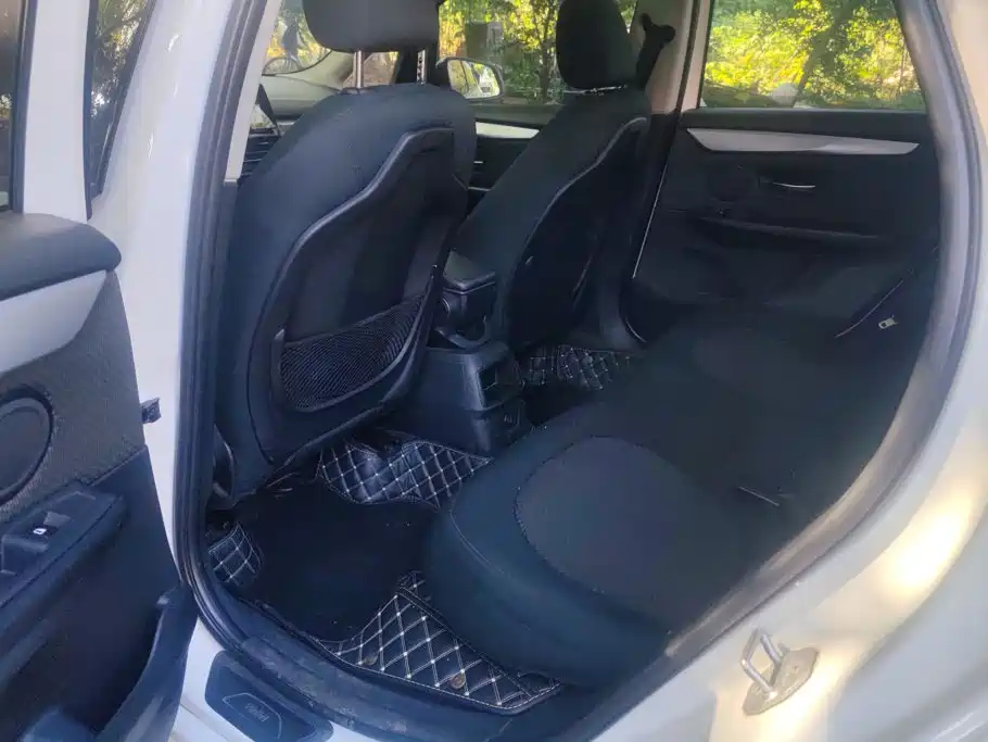 BMW 2 Series Active Tourer — миниатюра 11