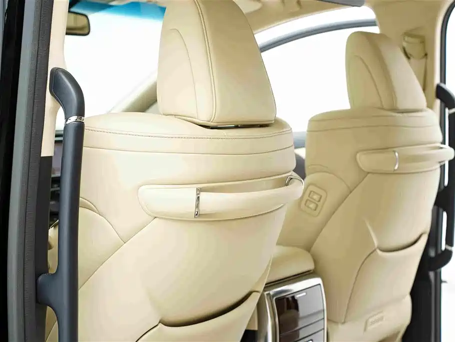 Toyota Alphard — миниатюра 15