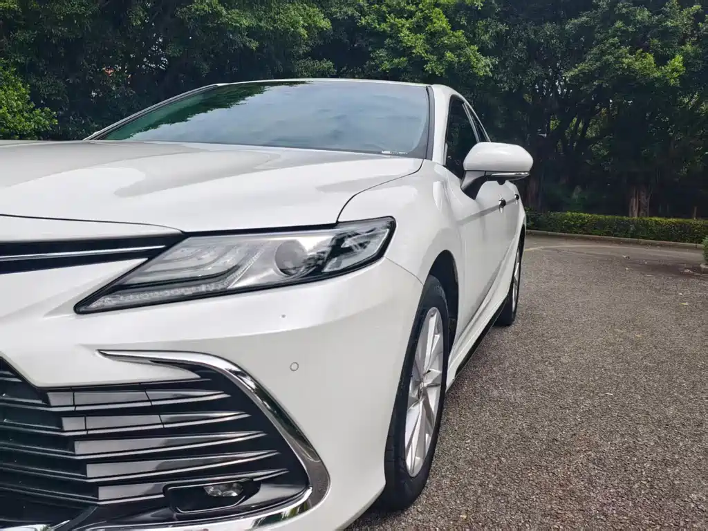Toyota Camry — миниатюра 12