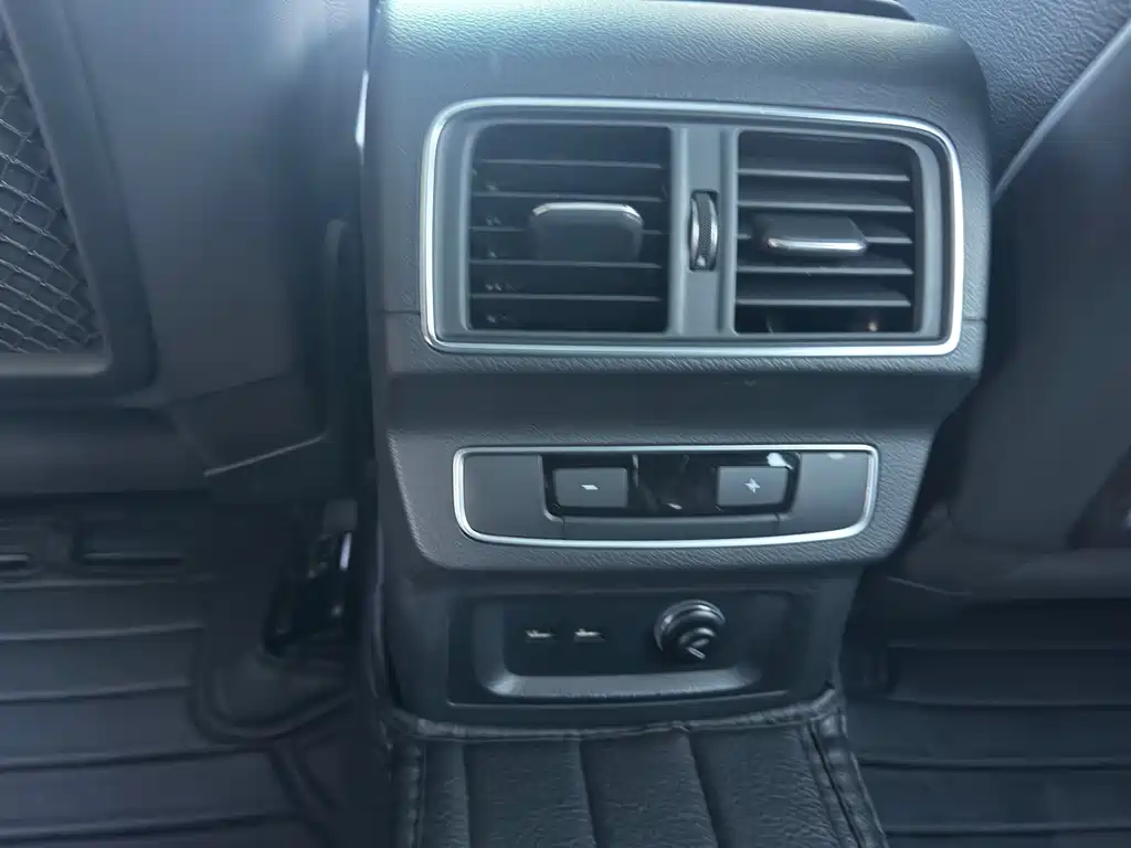 Audi Q5L — миниатюра 10