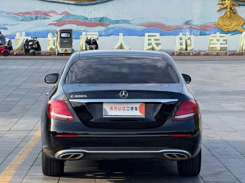 Mercedes-Benz E-Class — миниатюра 6