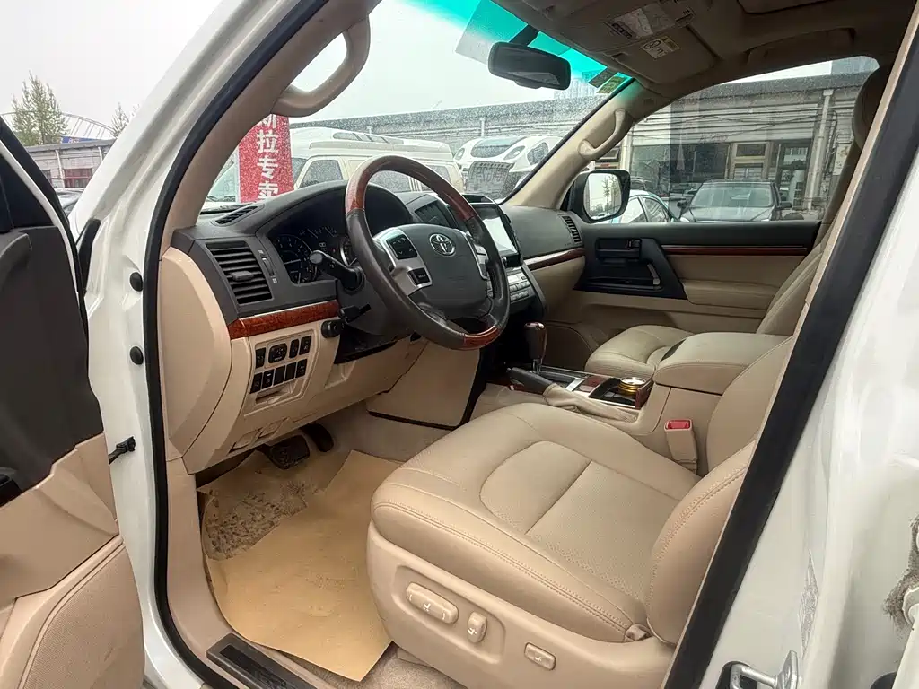Toyota Land Cruiser 2015 4.6L V8