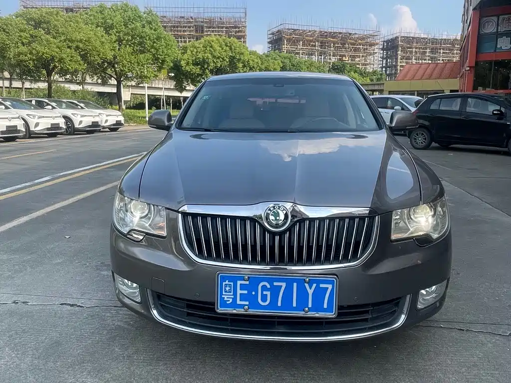 Skoda Superb 1.8TSI Auto Elegant Edition, фото 2