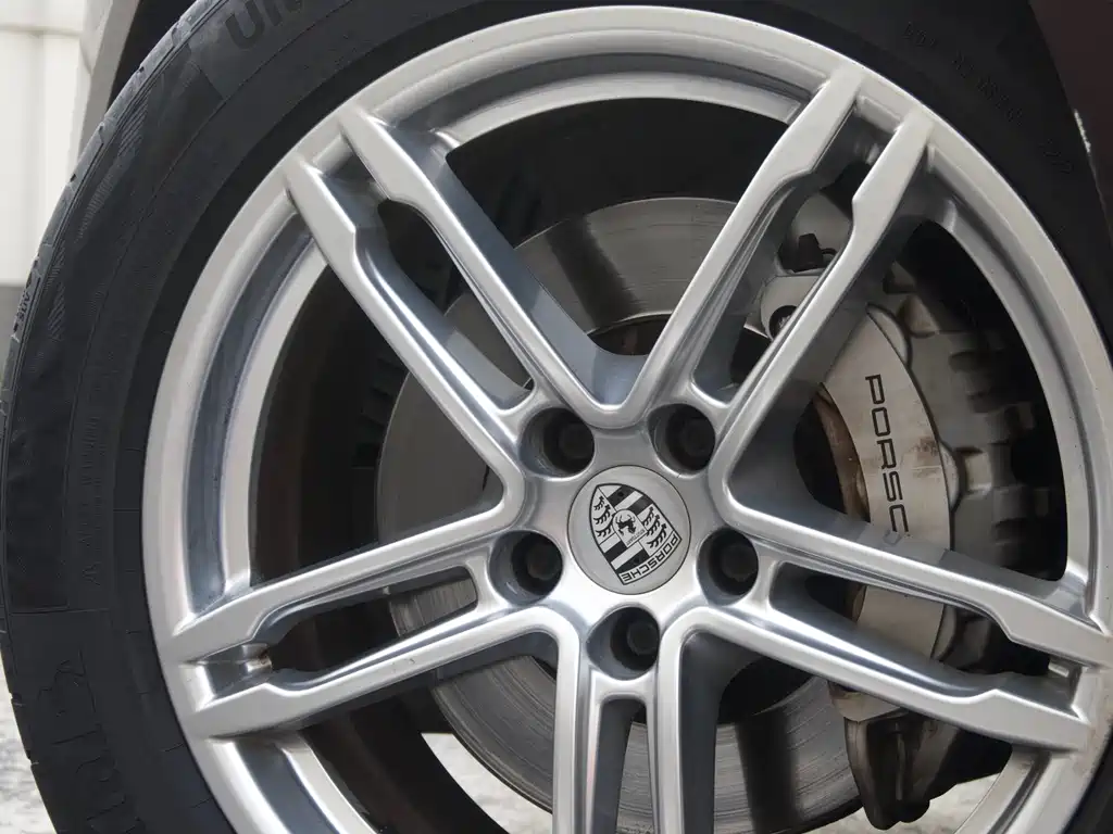 Porsche Macan — миниатюра 7