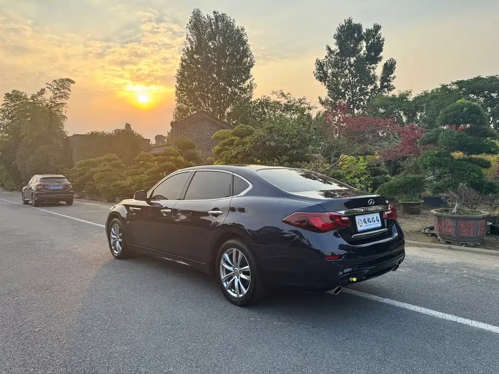 Infiniti Q70 — миниатюра 3