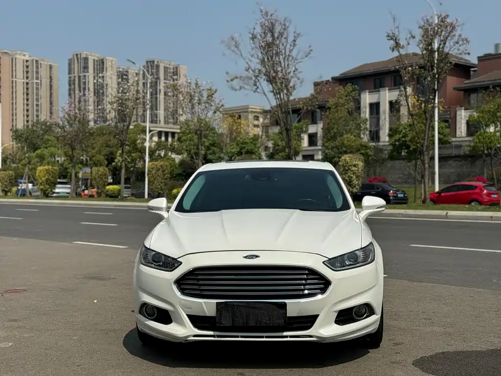 Ford Mondeo 2013 2.0L GTDi200 Fashion