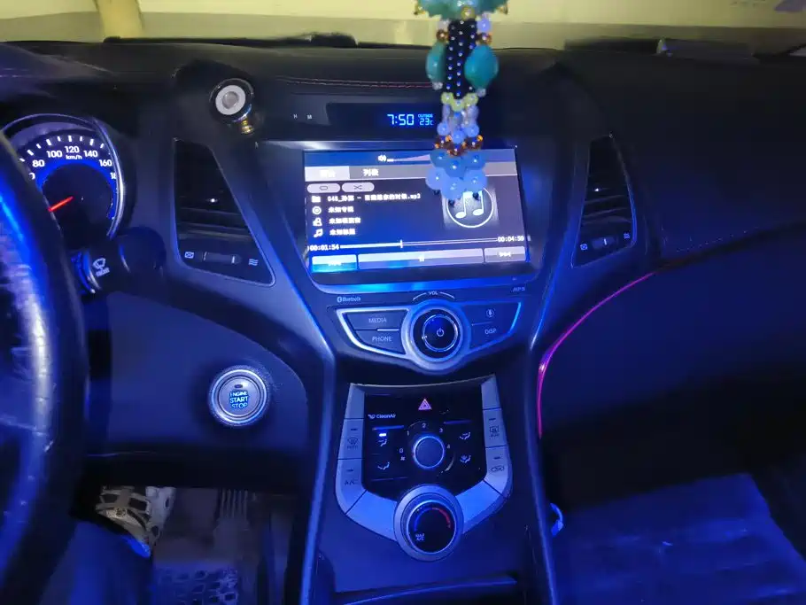 Hyundai Elantra Langdong — миниатюра 13