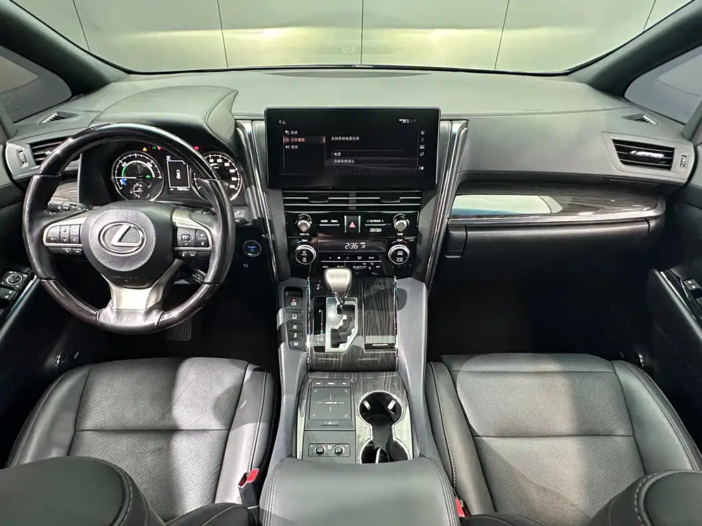 Lexus LM — миниатюра 28