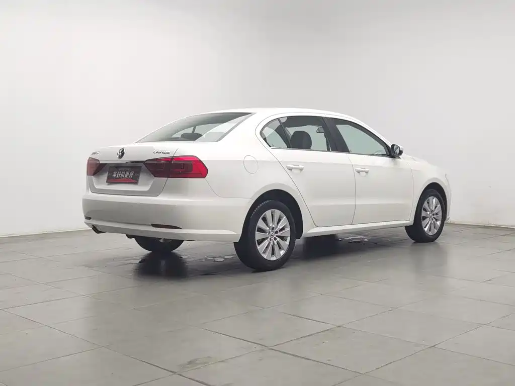 Volkswagen Lavida — миниатюра 2