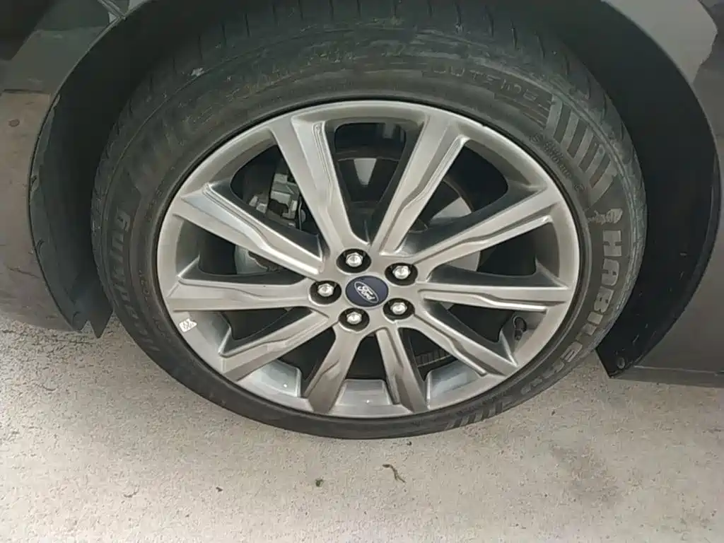 Ford Taurus — миниатюра 23