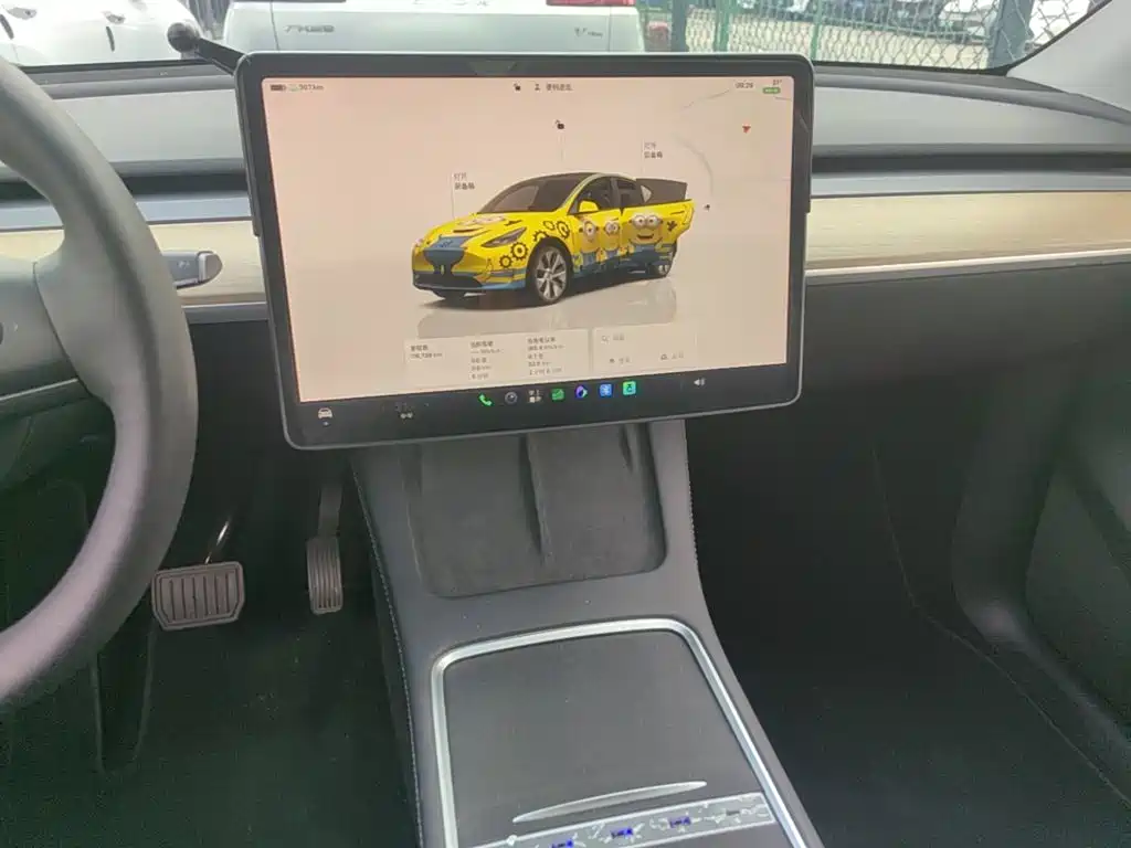 Tesla Model Y — миниатюра 13