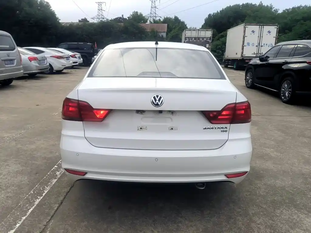 Volkswagen Santana — миниатюра 6