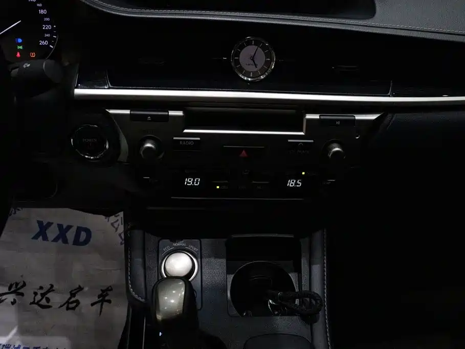 Lexus ES — миниатюра 11