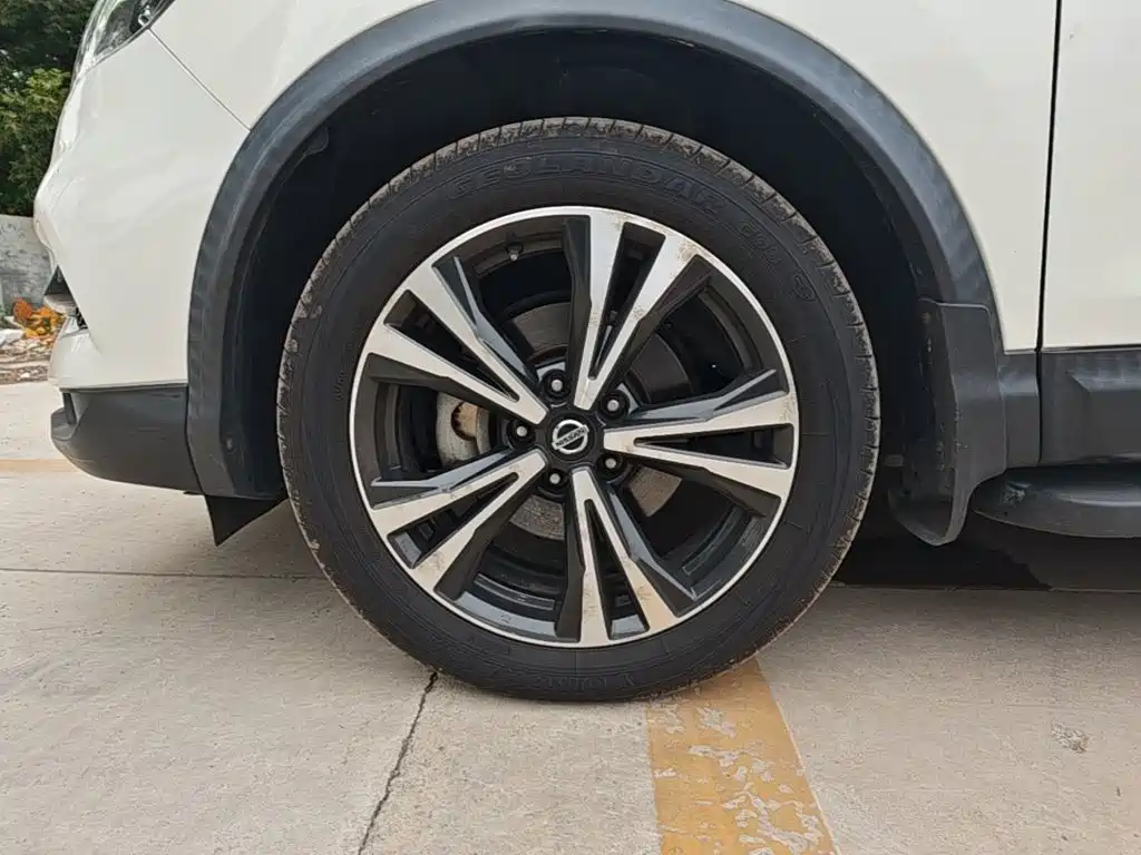 Nissan Qashqai — миниатюра 23