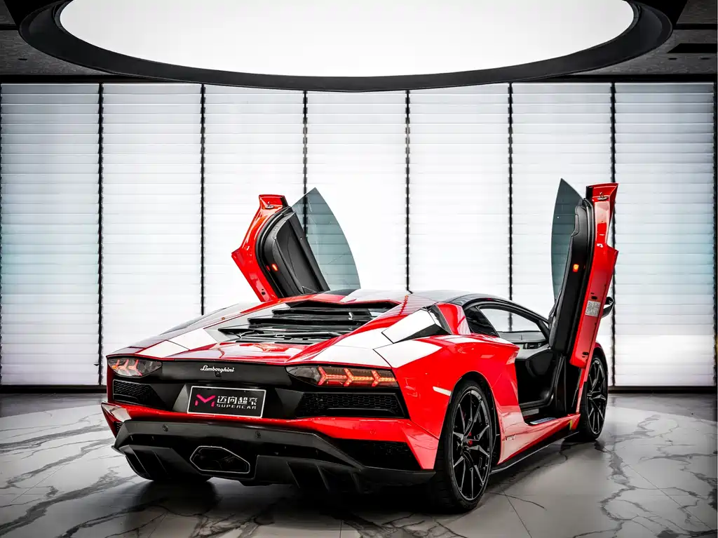 Lamborghini Aventador — миниатюра 5
