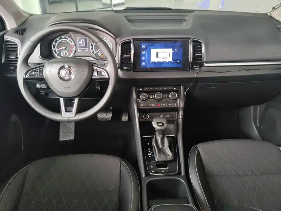 Skoda Karoq — миниатюра 12