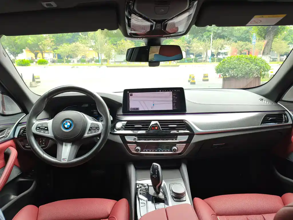 BMW 5 Series New Energy — миниатюра 4
