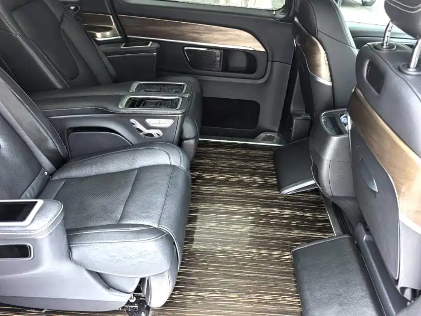 Mercedes-Benz V-Class — миниатюра 10