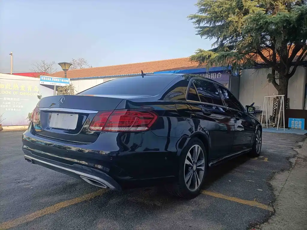 Mercedes-Benz E-Class — миниатюра 11