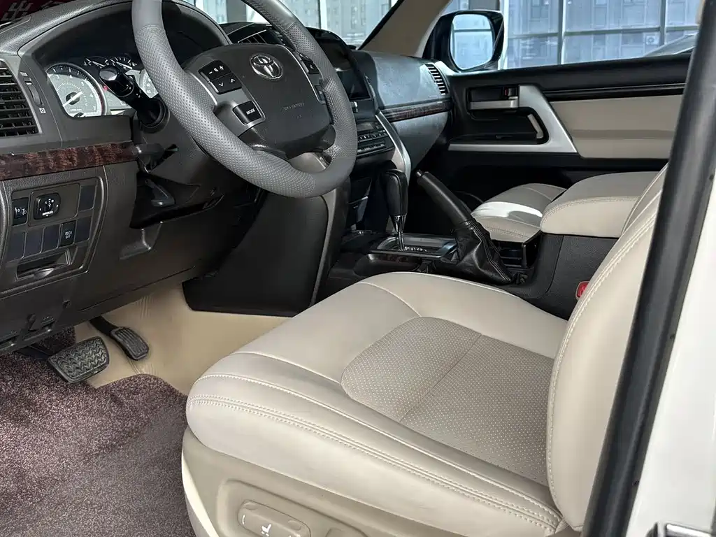 Toyota Land Cruiser — миниатюра 4
