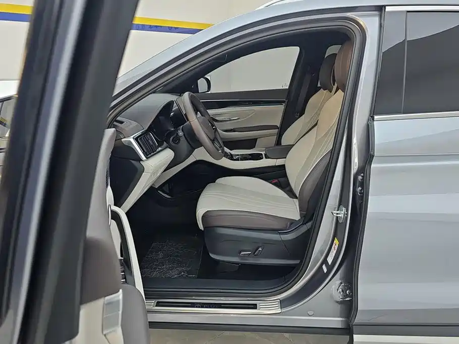 BYD PLUS New Energy — миниатюра 9