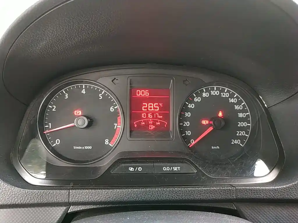 Volkswagen Jetta — миниатюра 12