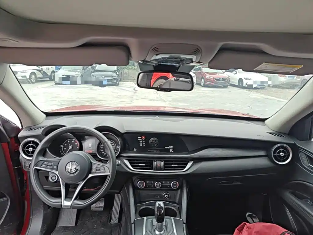 Alfa Romeo Stelvio — миниатюра 10