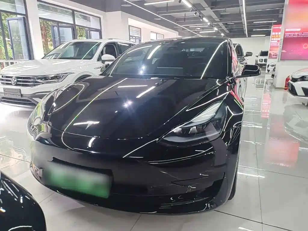 Tesla Model 3 — миниатюра 3