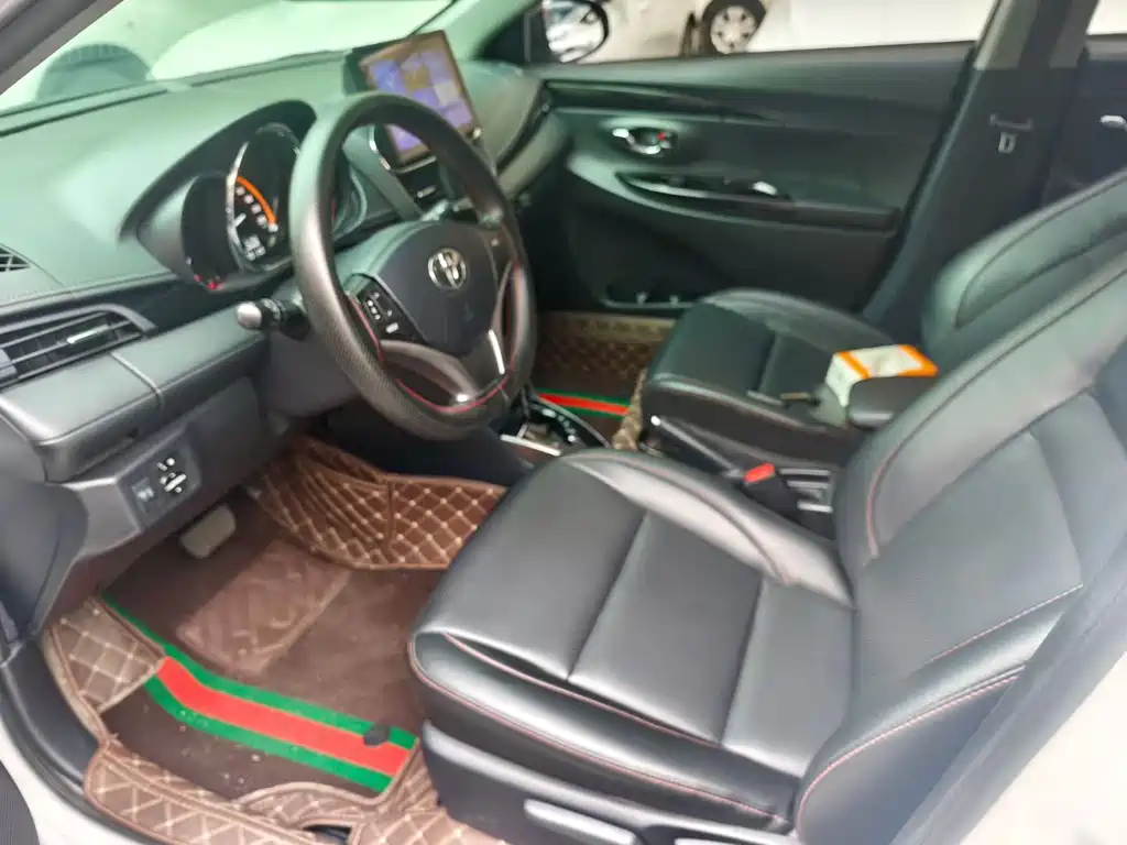 Toyota Yaris L — миниатюра 3
