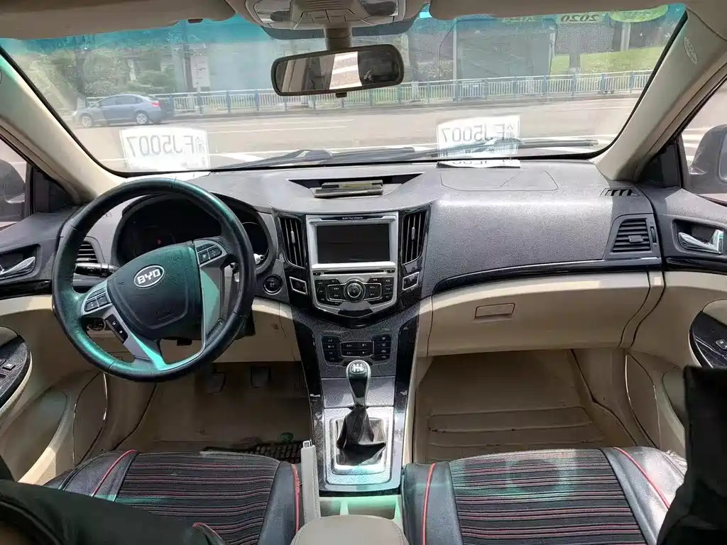 BYD Surui 2012 1.5L MT Luxury
