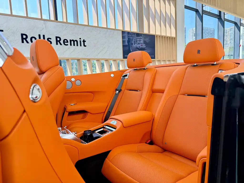 Rolls-Royce Dawn — миниатюра 6