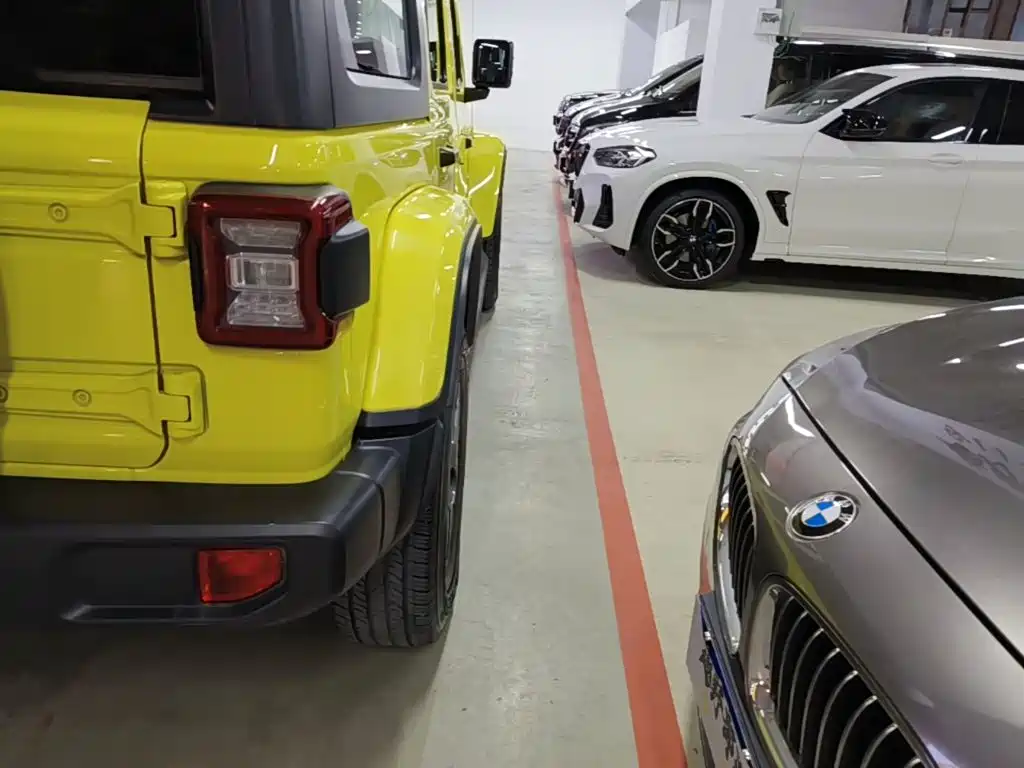 Jeep Wrangler PHEV — миниатюра 8