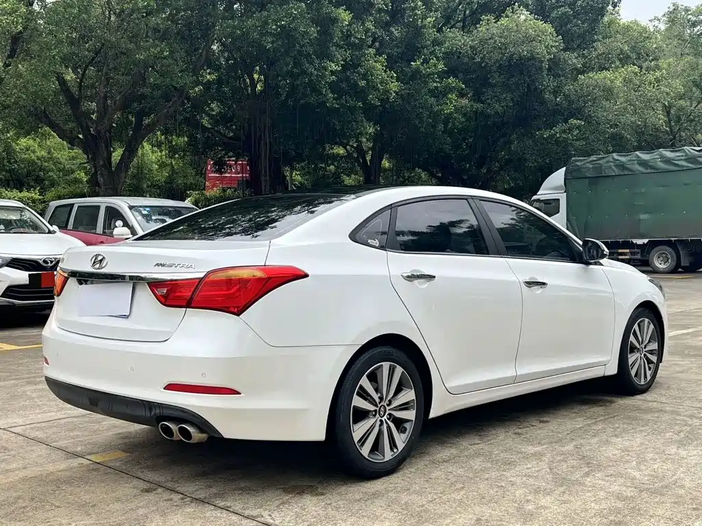Hyundai Mistra — миниатюра 7