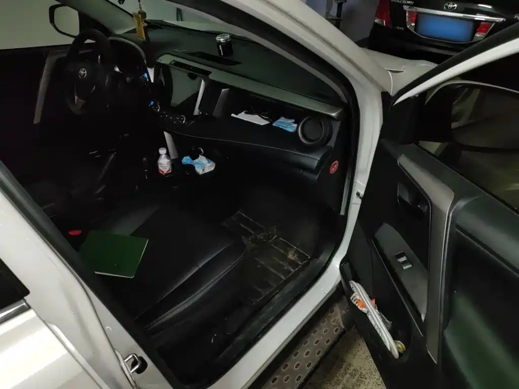 Toyota RAV4 — миниатюра 20