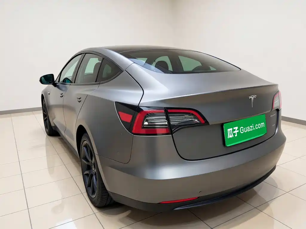Tesla Model 3 — миниатюра 4
