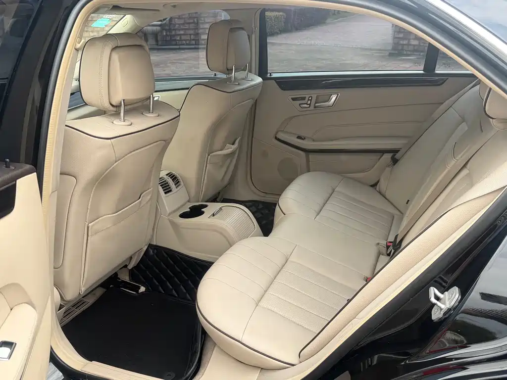 Mercedes-Benz E-Class — миниатюра 8