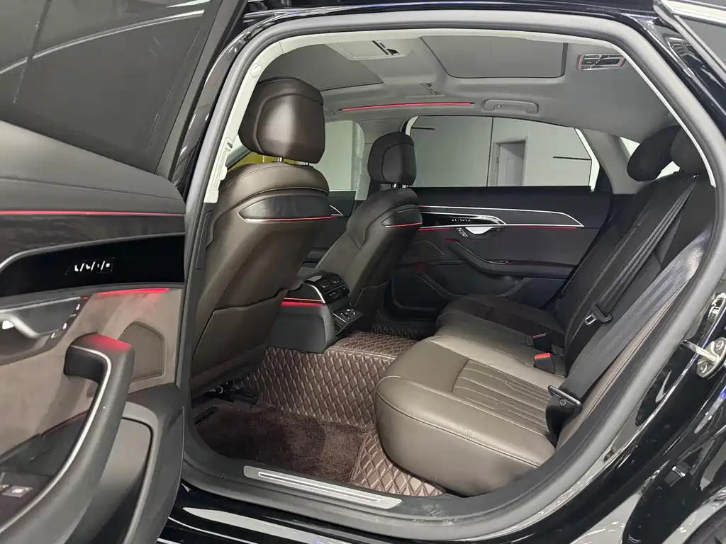 Audi A8 — миниатюра 6