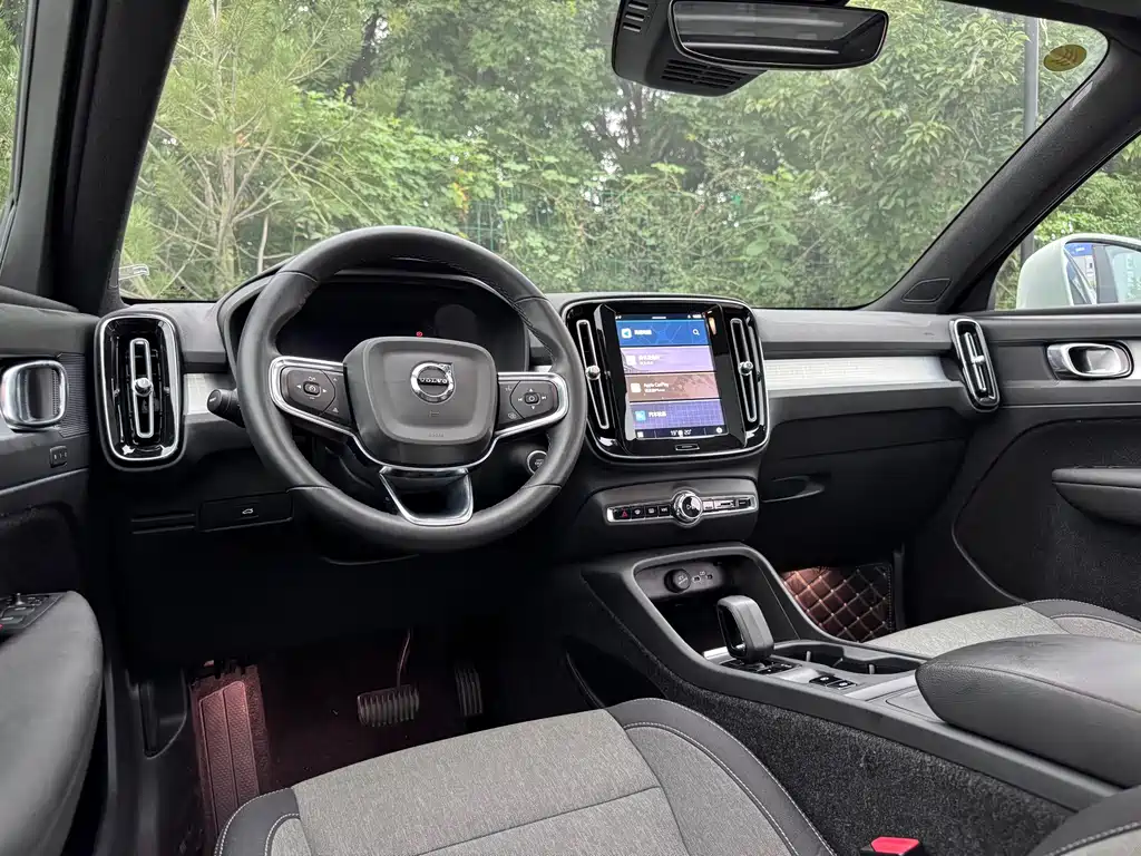 Volvo XC40 — миниатюра 9