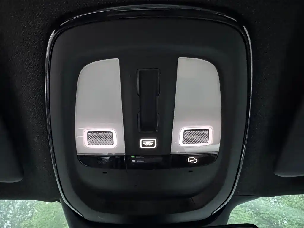 Volvo XC40 — миниатюра 14