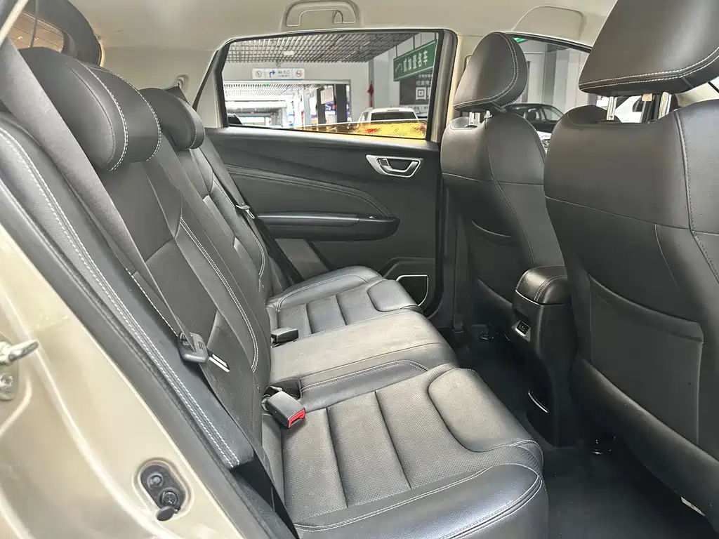 Geely Vision X3 — миниатюра 9