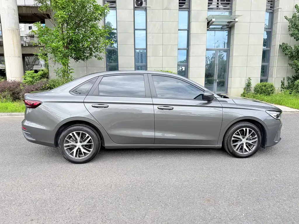 Geely Emgrand 2023 4 Champion 1.5L CVT Luxury