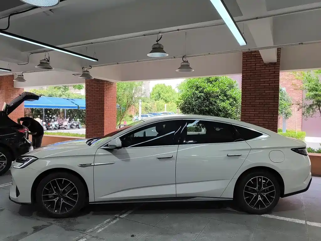 BYD Seal 07 DM-i — миниатюра 2