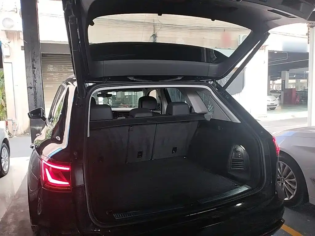 Volkswagen Touareg — миниатюра 19
