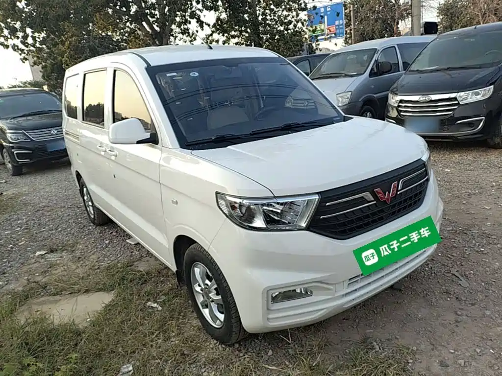 Wuling Hongguang V — миниатюра 4