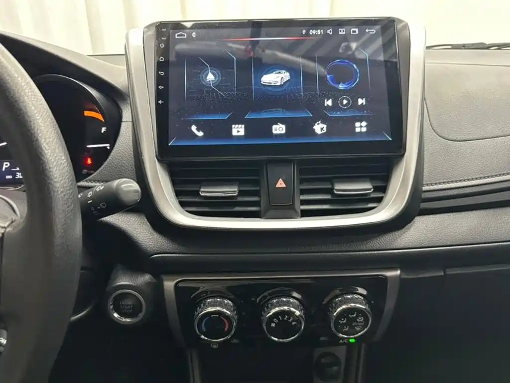 Toyota Yaris L — миниатюра 17