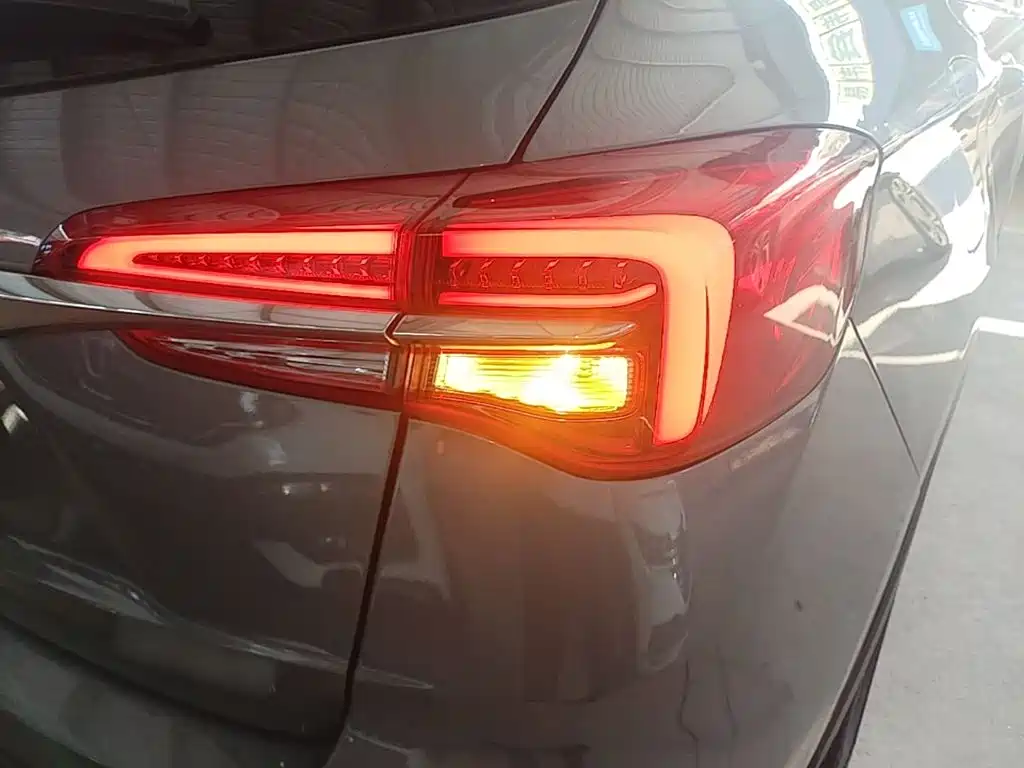 Buick Envision Plus — миниатюра 8