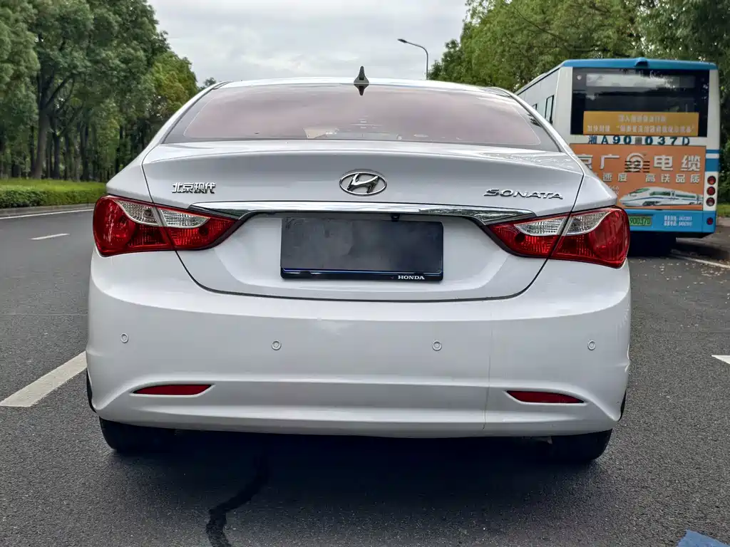 Hyundai Sonata — миниатюра 8