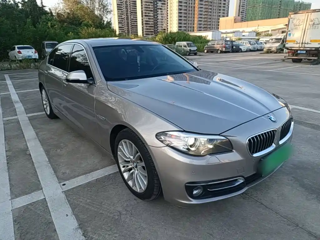BMW 5 Series — миниатюра 4