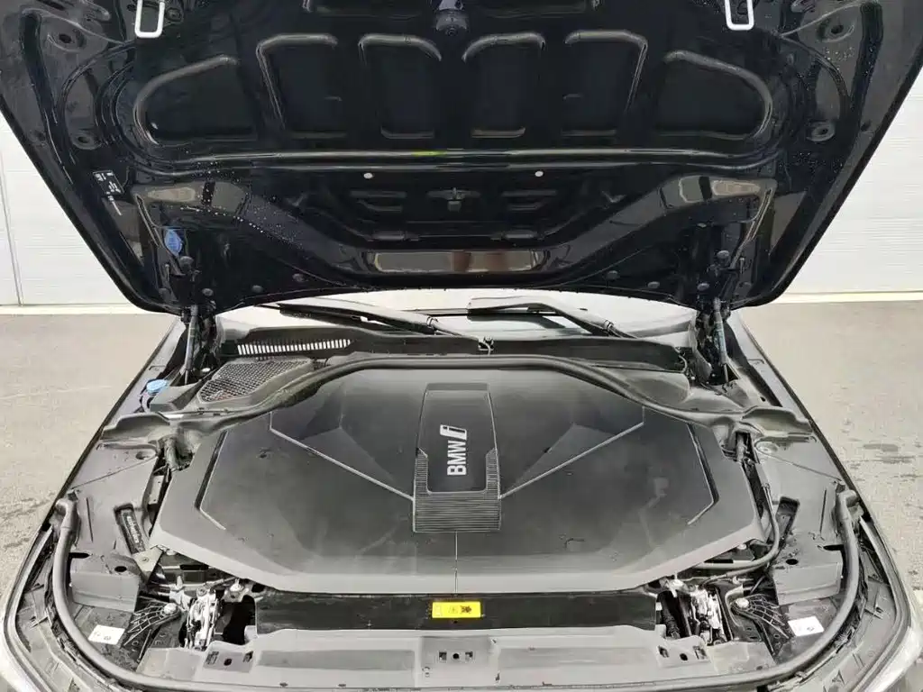 BMW i5 — миниатюра 13